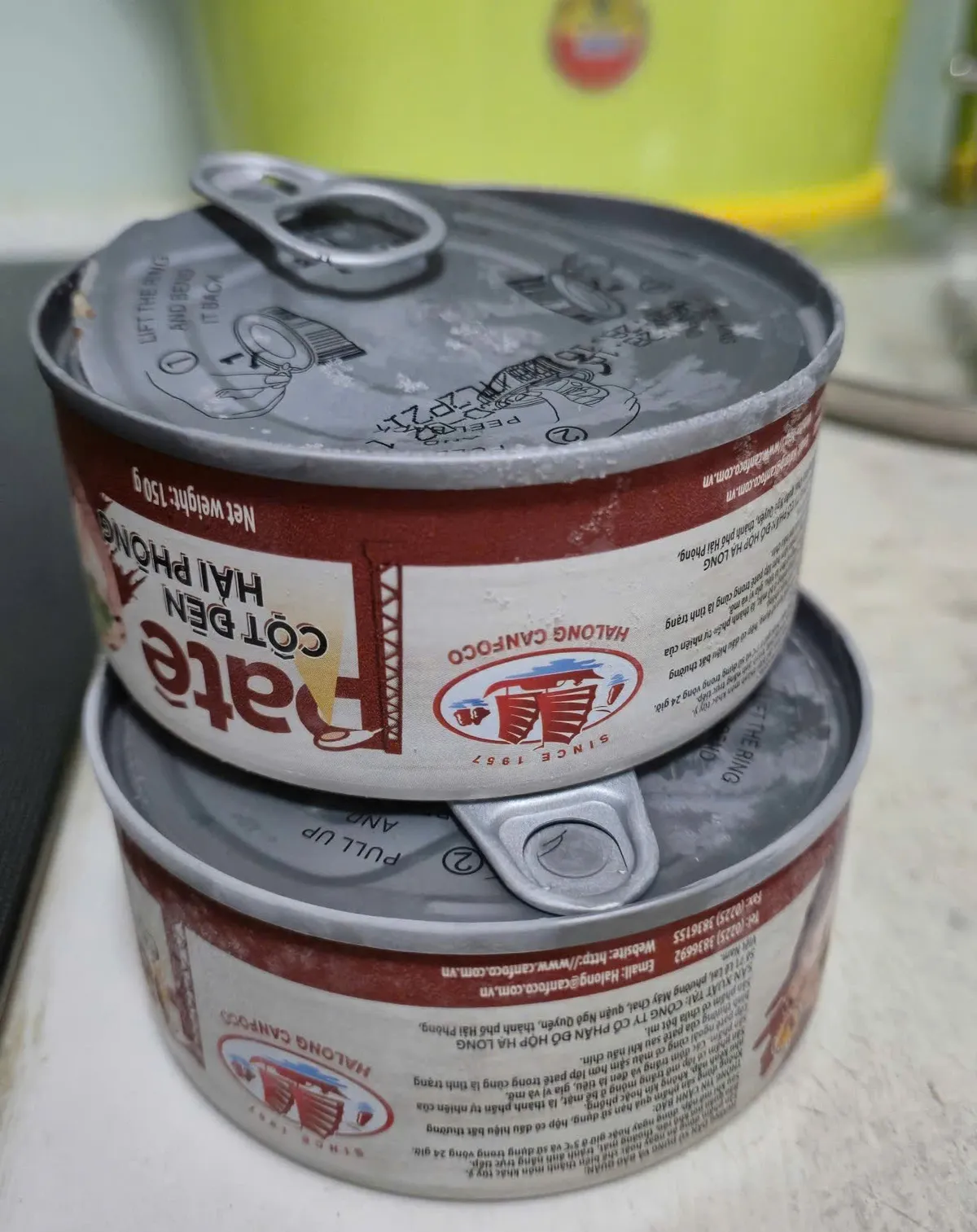 Người tiêu dùng bức xúc, vứt bỏ đồ hộp Hạ Long