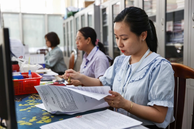 Cán bộ, công chức TP HCM ngóng tiền hỗ trợ sau tinh giản