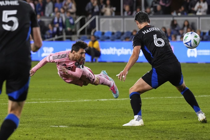 Vì sao Messi chật vật trước các đối thủ yếu ở MLS?